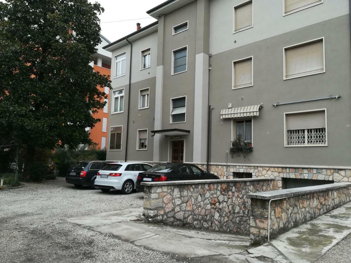 Luna Apartment Verona Bagian luar foto